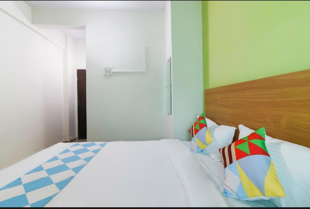 Ambient Home Stay, In Nášik Exteriér fotografie