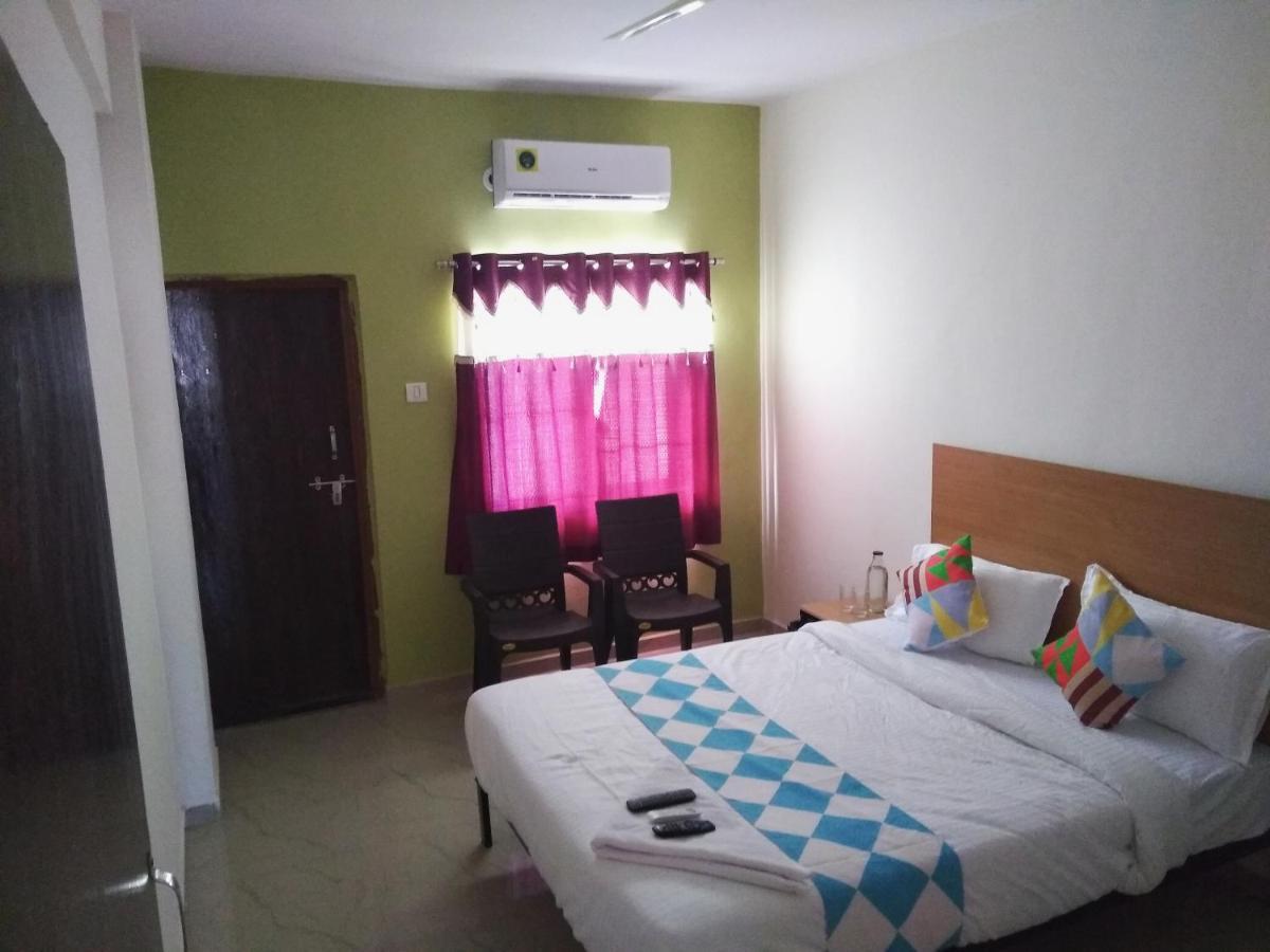 Ambient Home Stay, In Nášik Exteriér fotografie